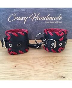 Наручники из натуральной кожи с красной окантовкой 