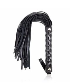 Черная плеть с черной лакированной ручкой 