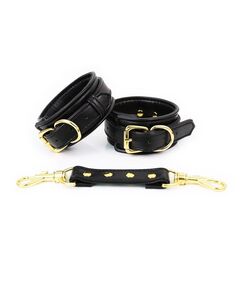 Черные наручники с позолоченной фурнитурой 