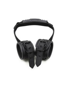 Наручники с рукоятью черные 