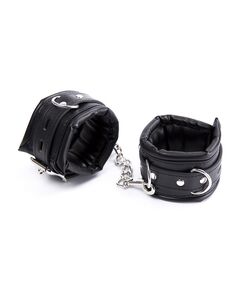 Наручники из глянцевой искусственной кожи 