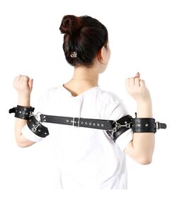 Фиксация рук к спине 