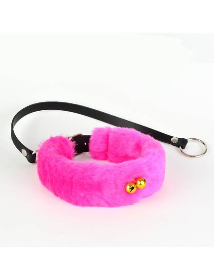 Ошейник изготовлен из натуральной кожи и дополнен съемным искусственным мехом яркого розового цвета, 