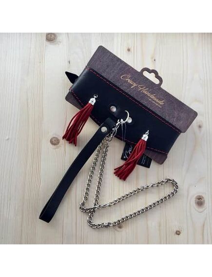 Высокий ошеиник из натуральной кожи с кисточками 