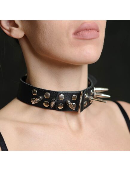 Ошейник с шипами и поводком 