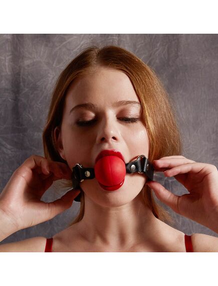 Кляп-шар красный с черными ремешками , изображение 3