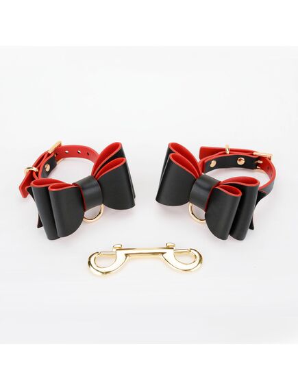 Наручники с бантиком черно-красные 