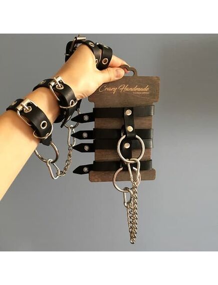 Однослойные наручники из двух ремешков 